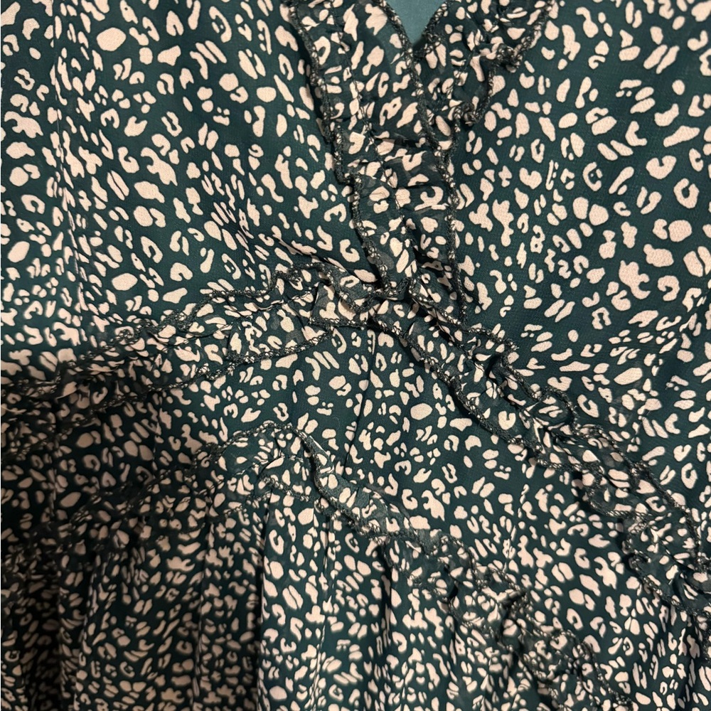 Amazon Dress - Picture 4 of 5